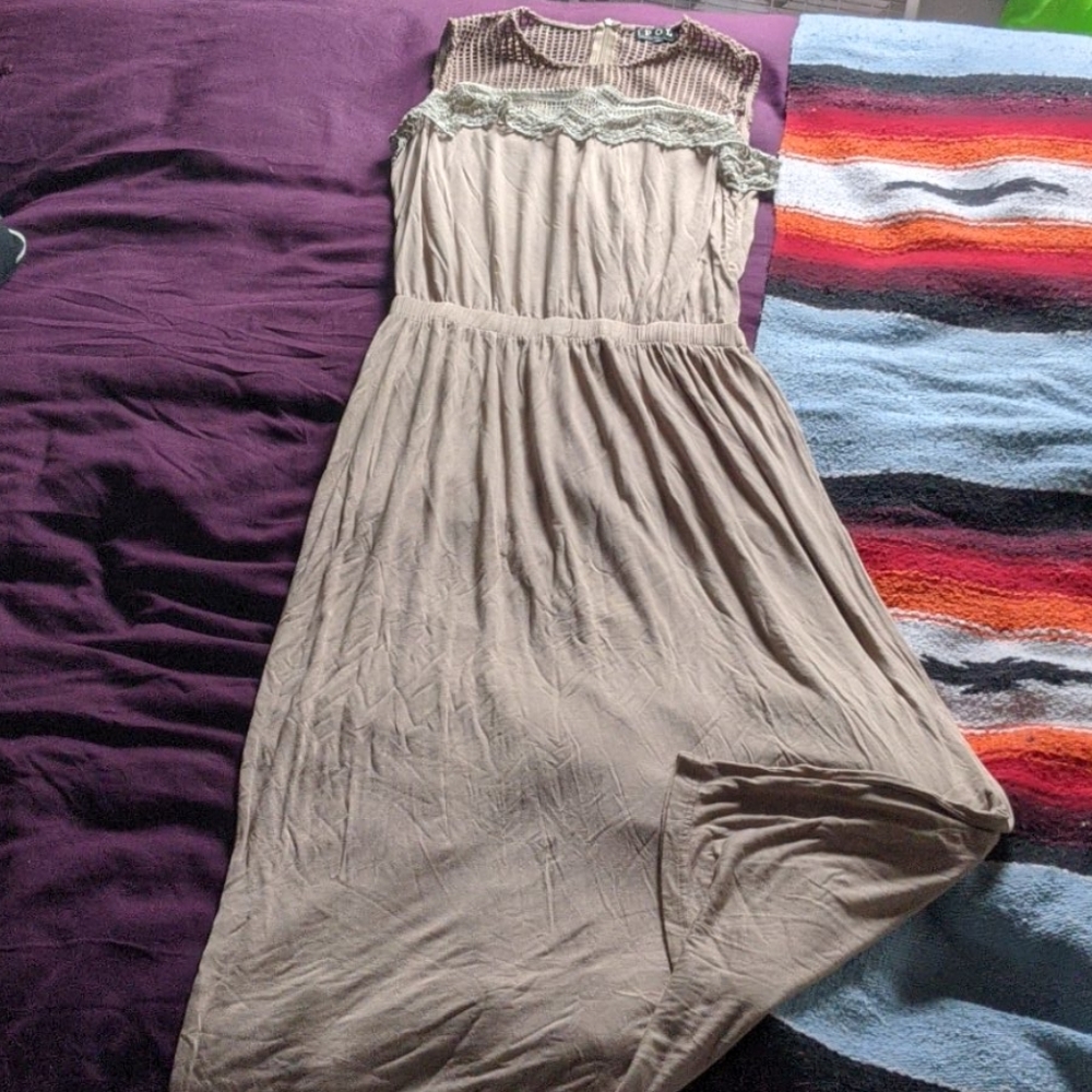 Mauve Light Pink Maxi Dress with Lace Accents - M - Picture 2 of 11
